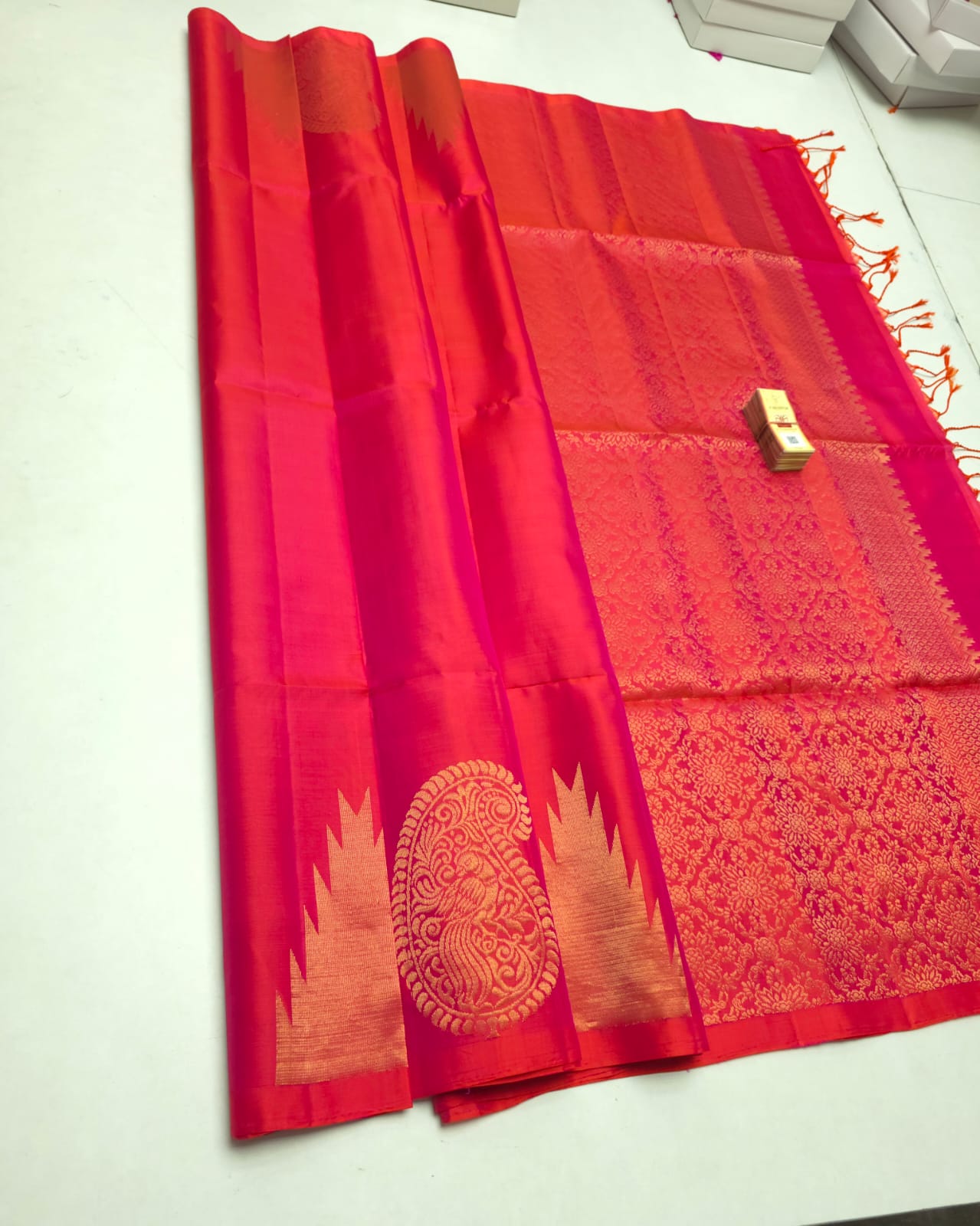 Pure handloom soft silk saree - 240 hooks trending - Image 2