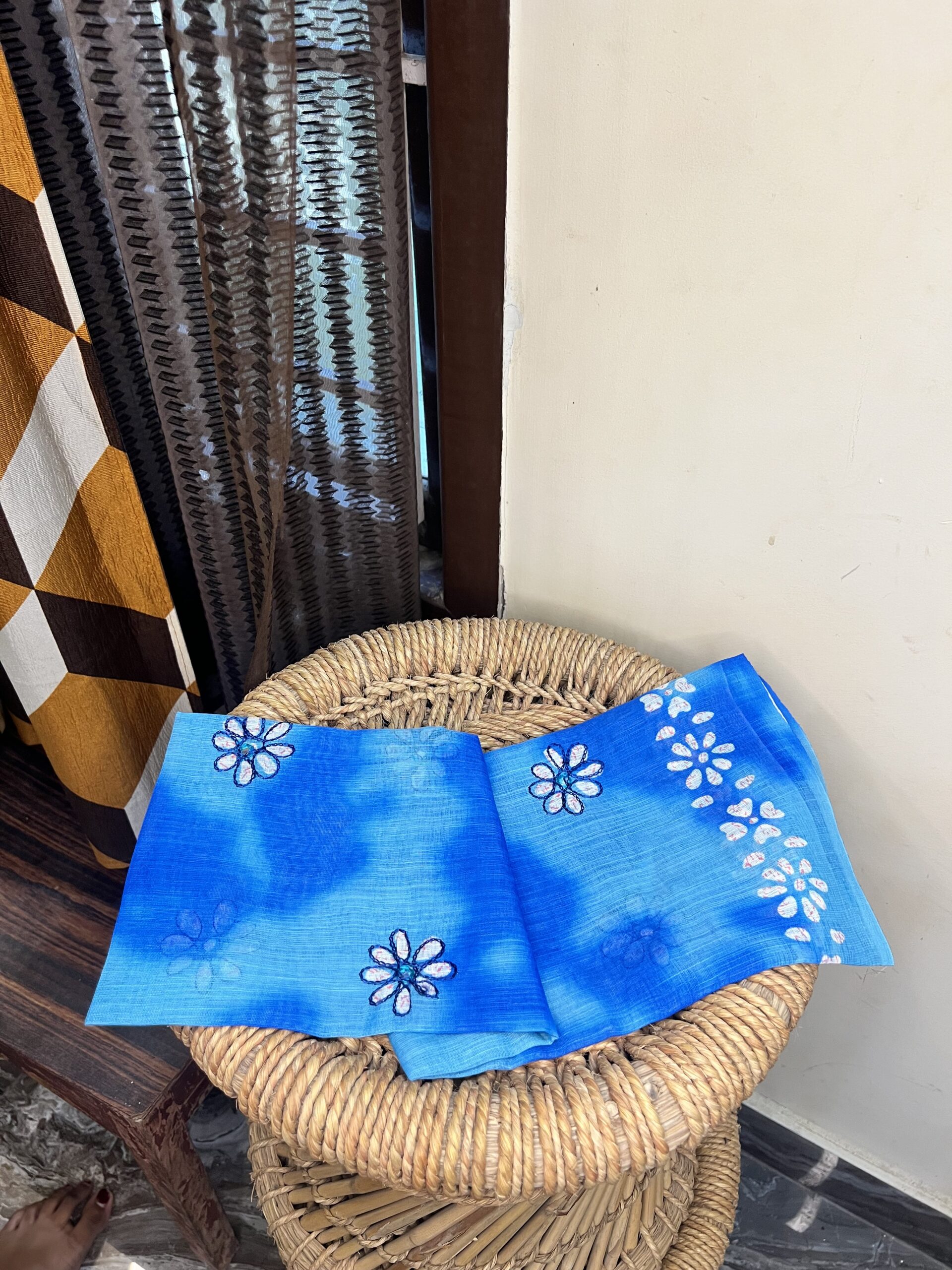 Linen saree with contrast blouse - DTSONA926 - Image 14