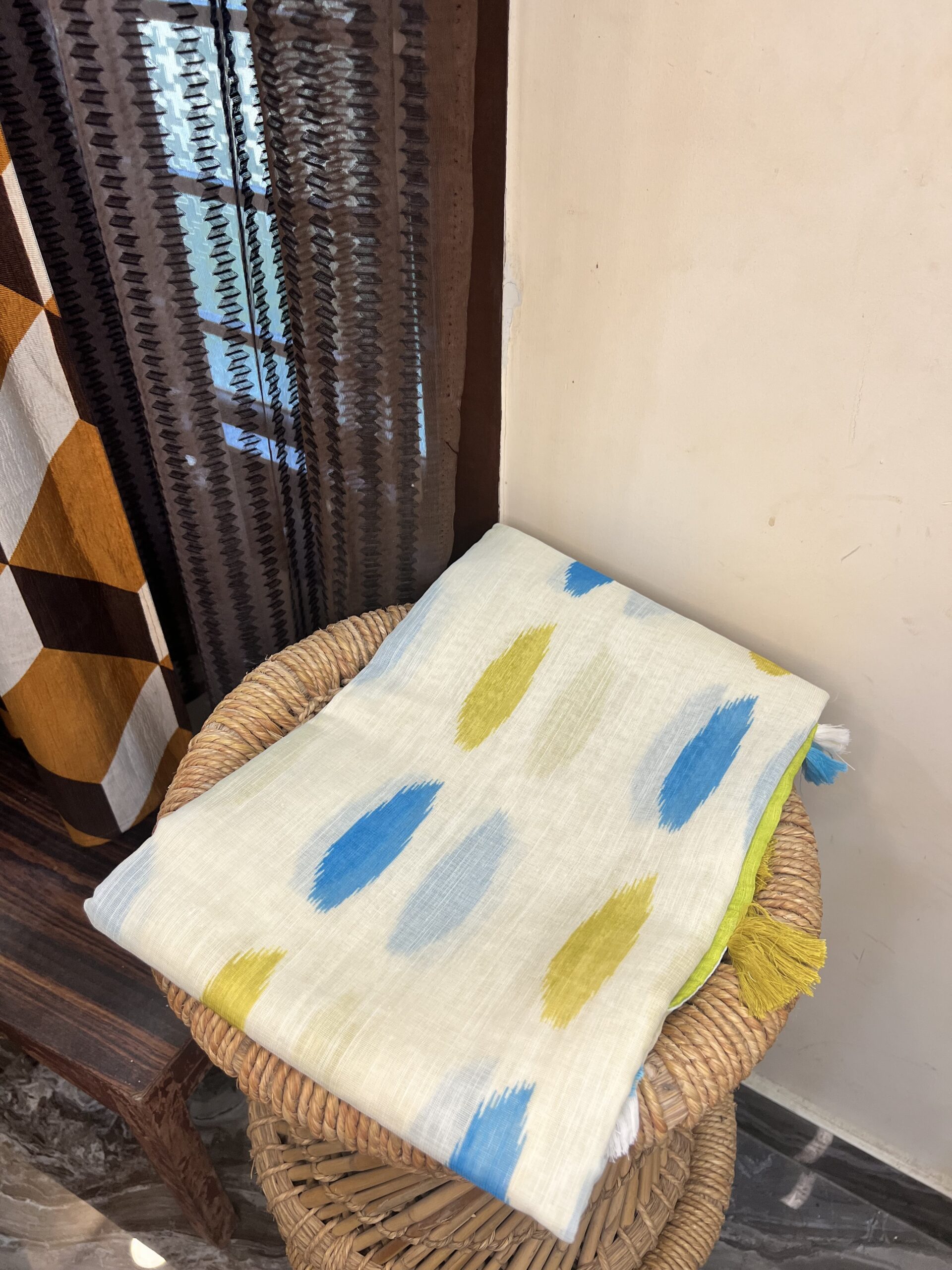 Linen saree with contrast blouse - DTSONA926 - Image 12