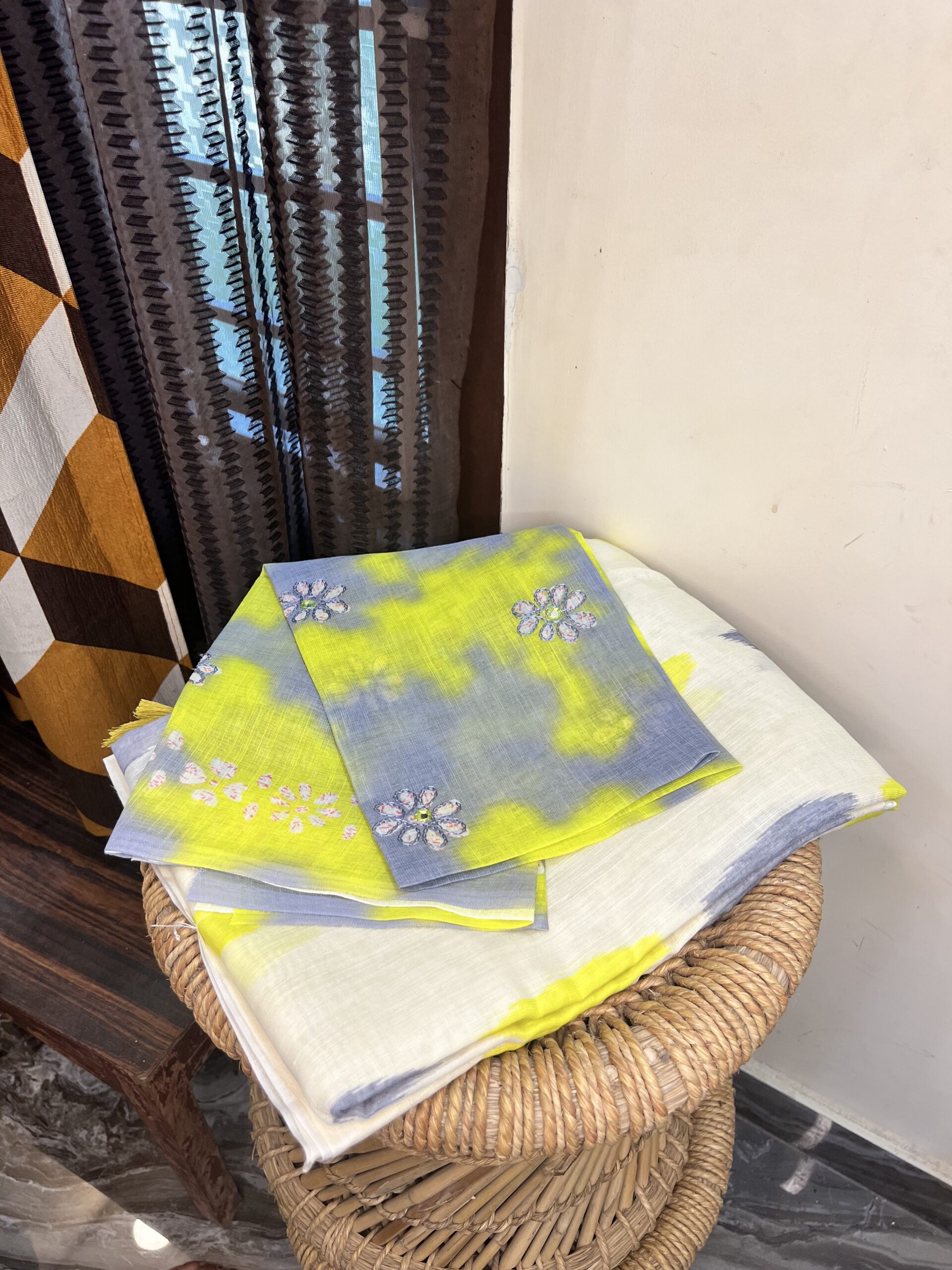 Linen saree with contrast blouse - DTSONA926 - Image 6