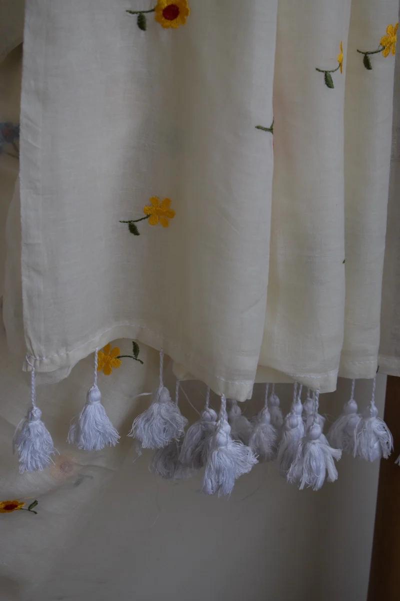 White floral embroidery - Mul - Image 4