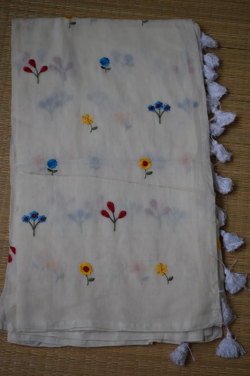 White floral embroidery - Mul - Image 5